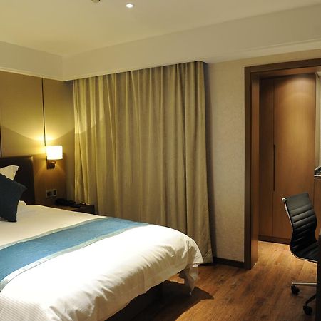 Atour X Hotel Shanghai Hongqiao Airport Konggang Road Экстерьер фото